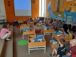 Claudia &raquo; Büchereibesuch der Klasse 1b